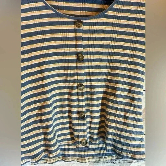 American eagle stripped button up shirt - Picture 6 of 6